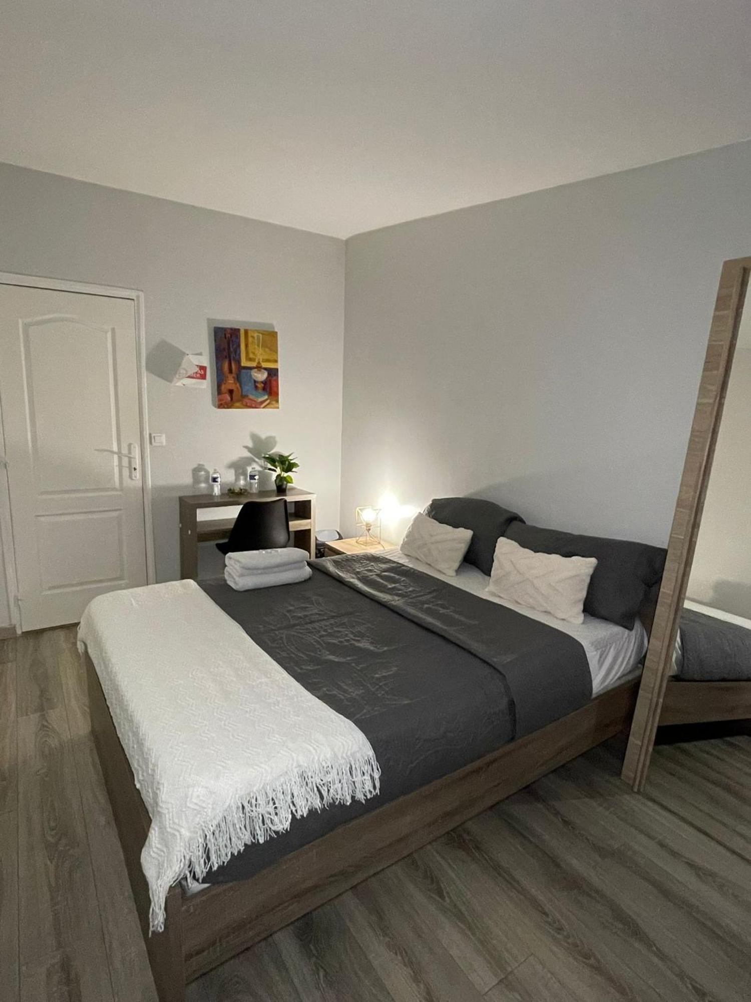 Agreable Chambre Menucourt Exterior foto